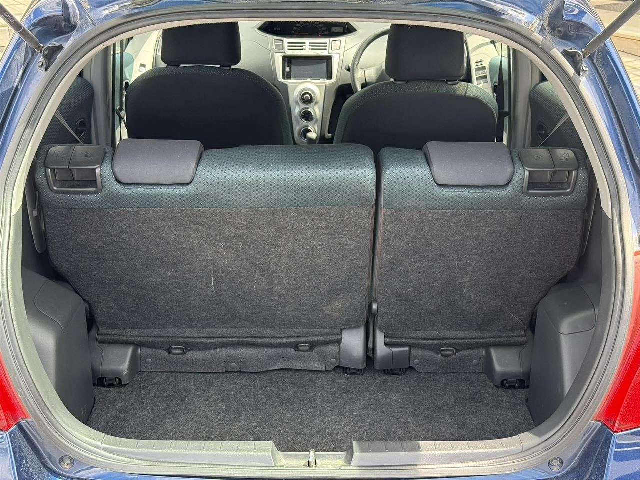 2005 Toyota Vitz