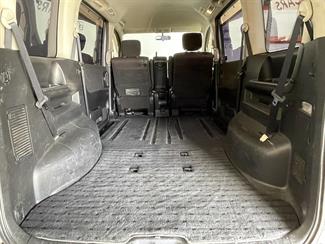 2008 Nissan Serena - Thumbnail
