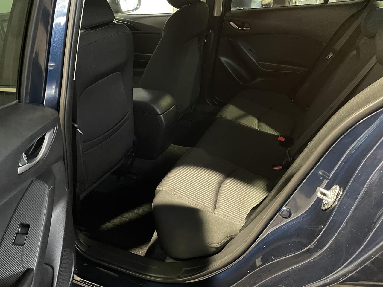 2014 Mazda Axela