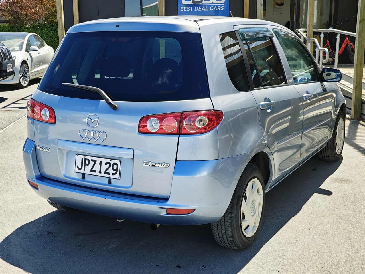 2004 Mazda Demio