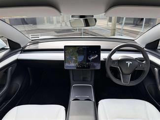 2021 Tesla Model 3 - Thumbnail