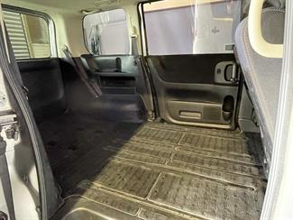 2008 Nissan Serena - Thumbnail