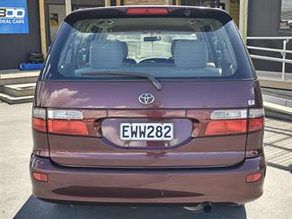 2000 Toyota Estima - Thumbnail