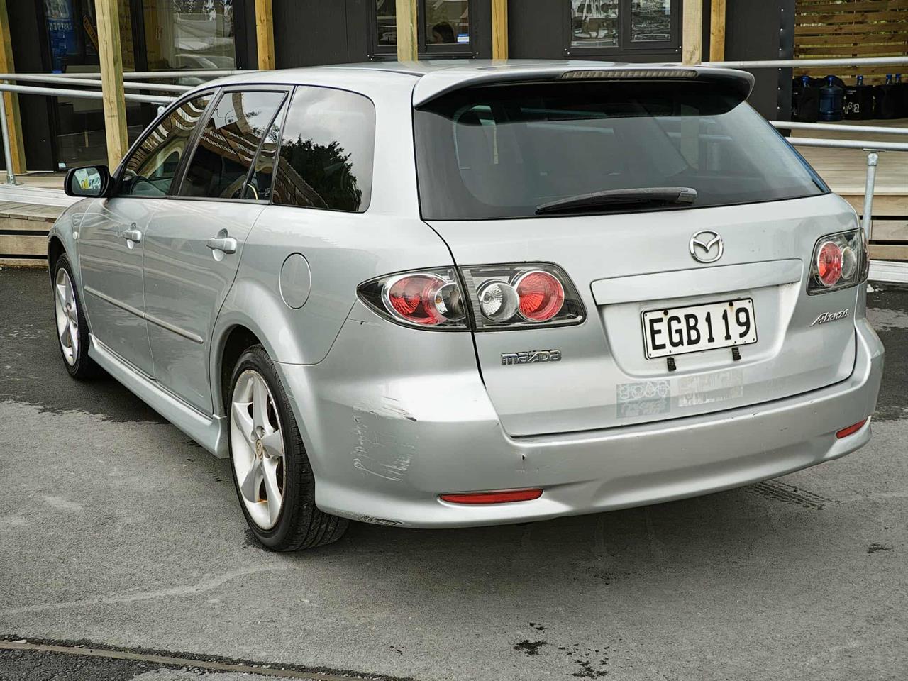 2004 Mazda Atenza
