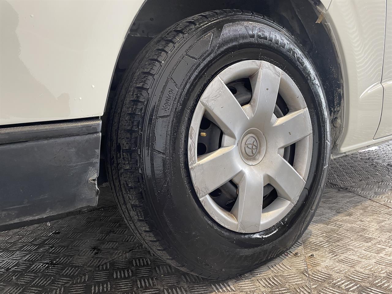 2006 Toyota Hiace