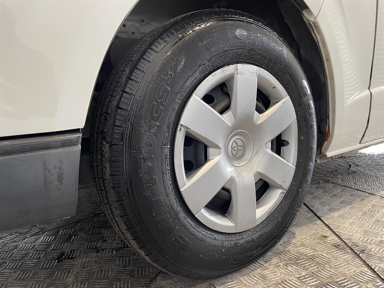 2009 Toyota Hiace