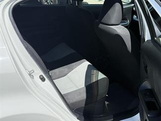 2014 Toyota Aqua - Thumbnail