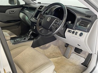 2009 Toyota Crown - Thumbnail