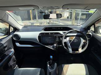 2014 Toyota Aqua - Thumbnail