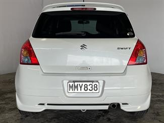 2009 Suzuki Swift - Thumbnail