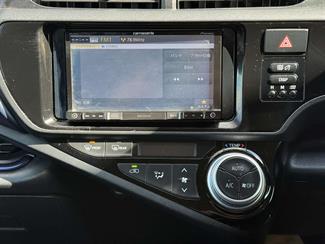 2015 Toyota Aqua - Thumbnail