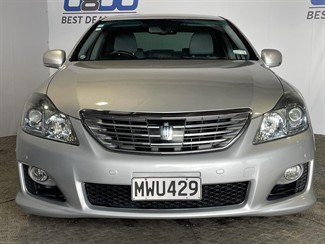 2009 Toyota Crown - Thumbnail