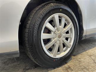 2010 Toyota Estima - Thumbnail