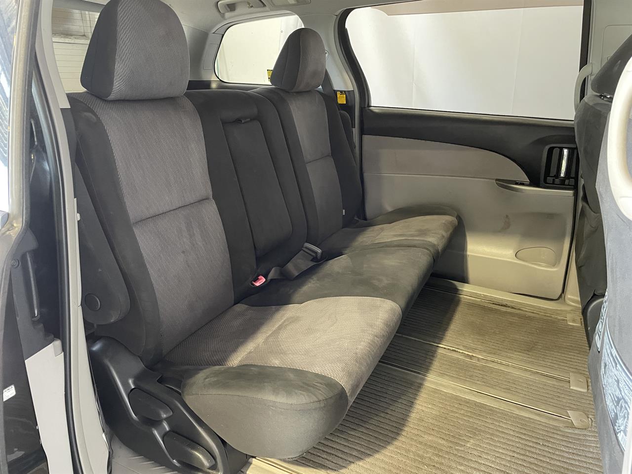 2006 Toyota Estima