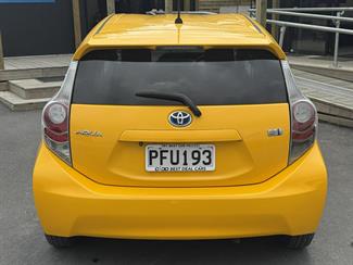 2013 Toyota Aqua - Thumbnail