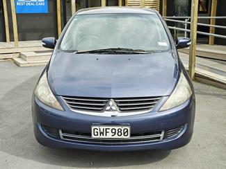 2006 Mitsubishi Grandis - Thumbnail