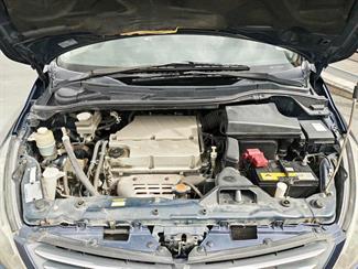 2006 Mitsubishi Grandis - Thumbnail