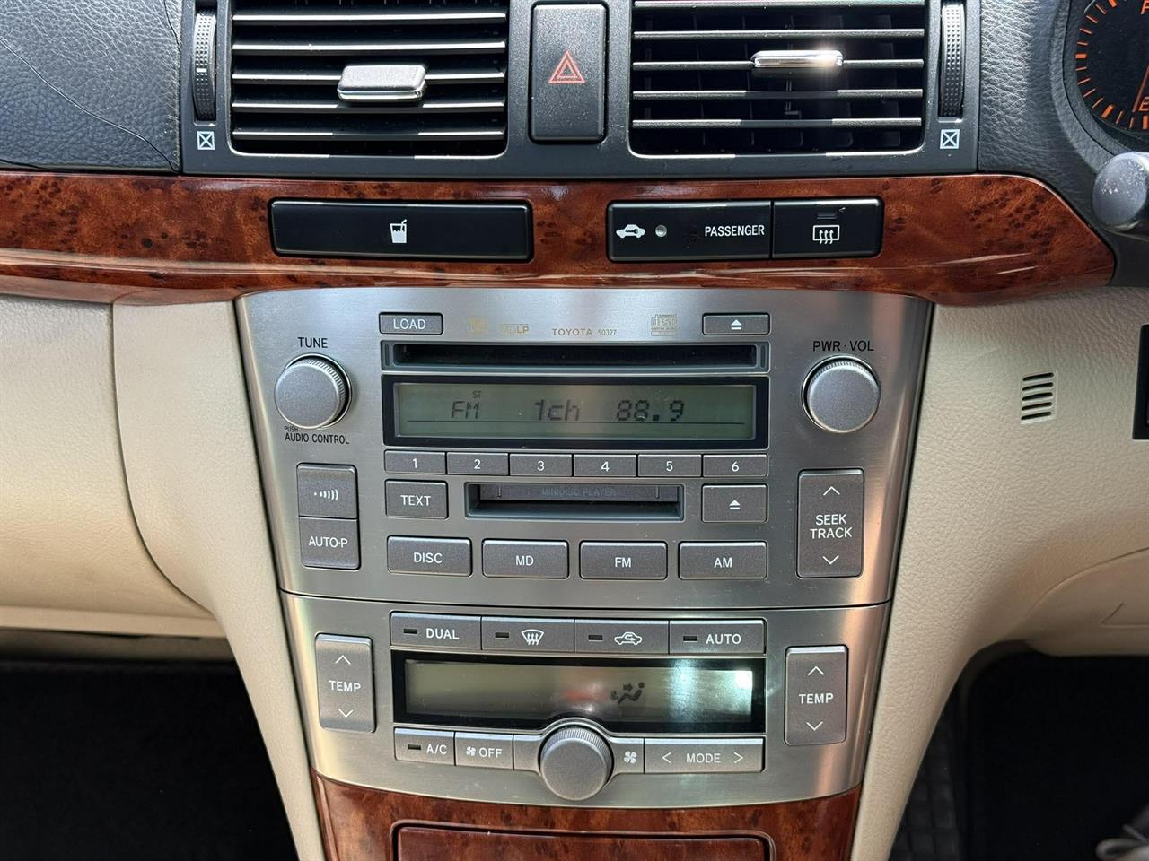 2004 Toyota Avensis