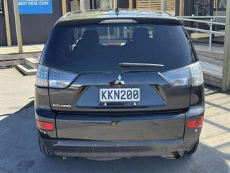 2006 Mitsubishi Outlander - Thumbnail