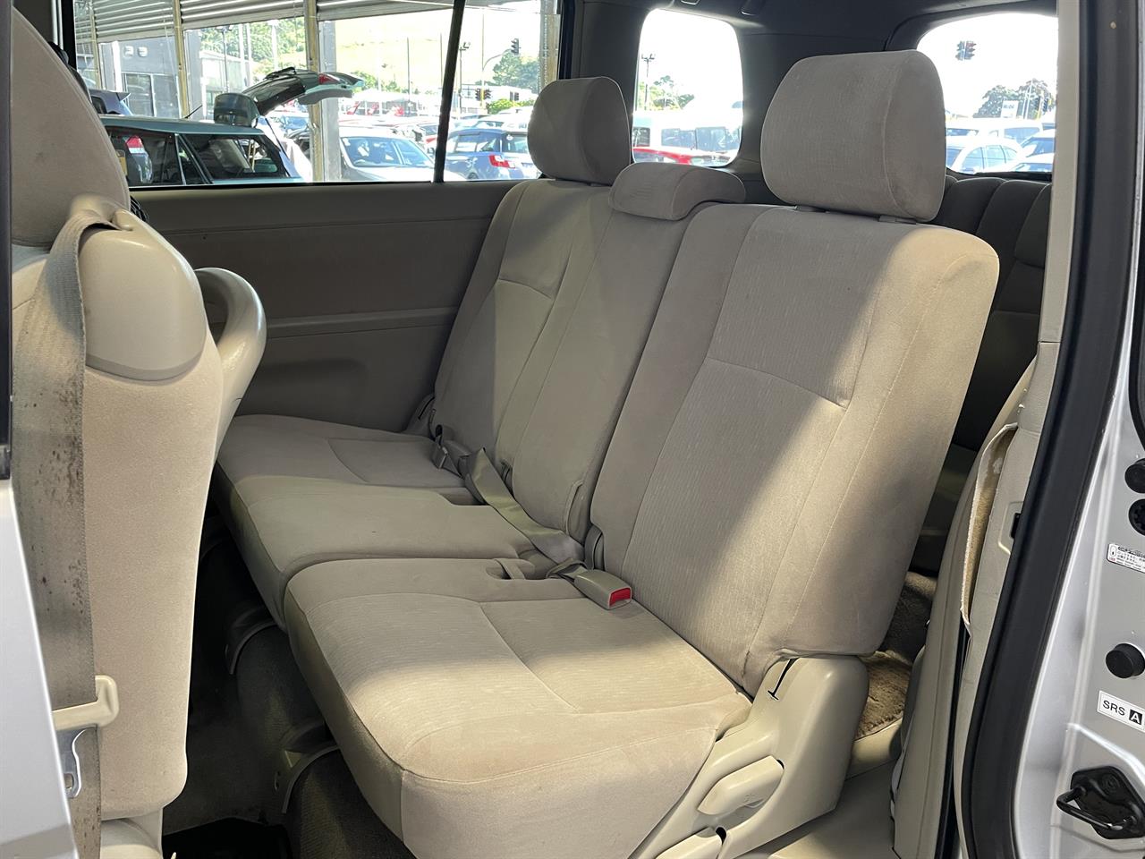 2009 Toyota Isis
