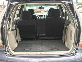2006 Mitsubishi Grandis - Thumbnail