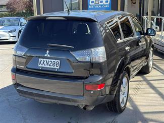 2006 Mitsubishi Outlander - Thumbnail