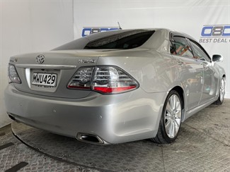2009 Toyota Crown - Thumbnail
