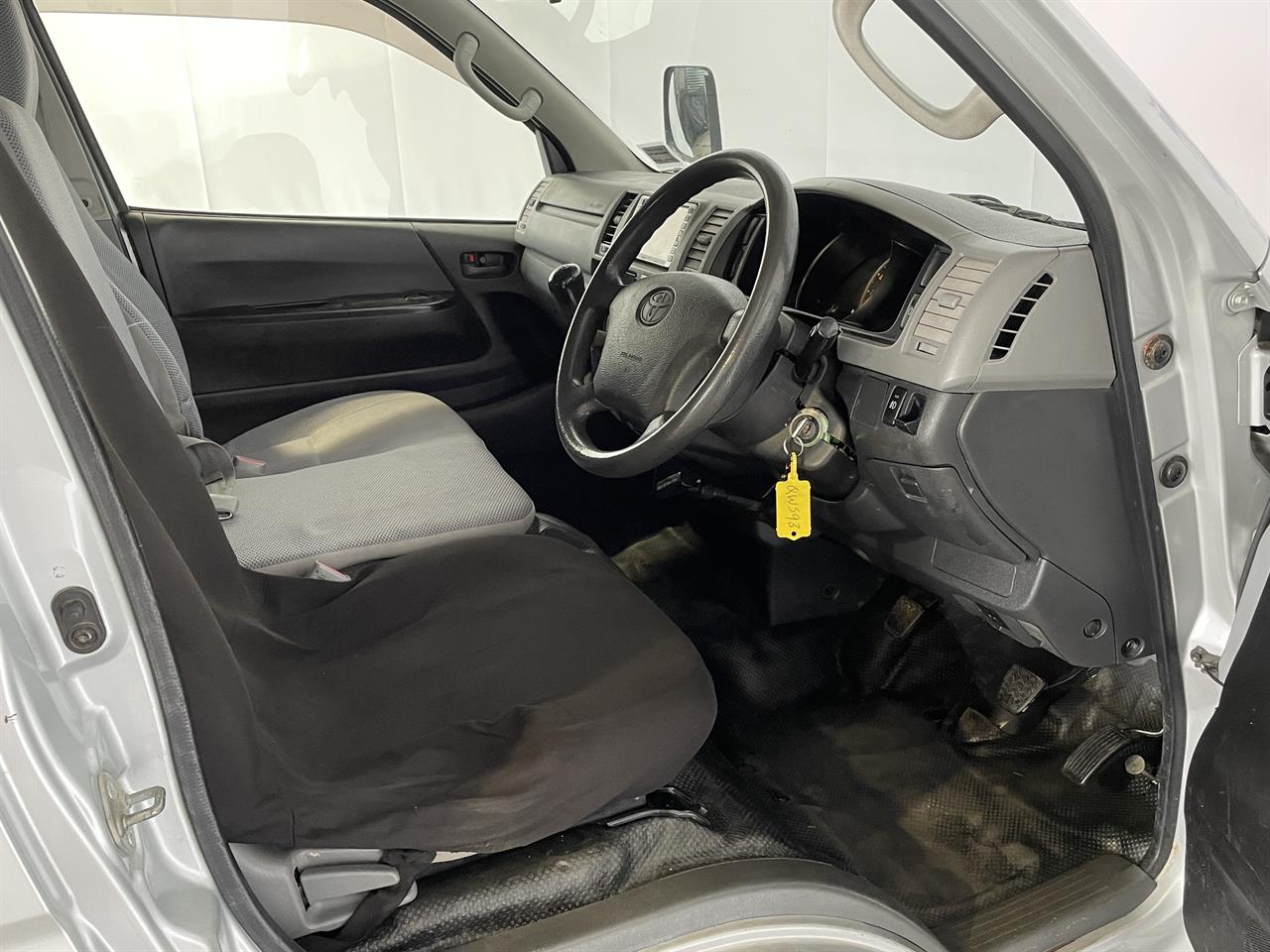 2005 Toyota Hiace