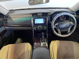2011 Toyota Markx - Thumbnail