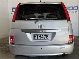 2009 Toyota Isis - Thumbnail