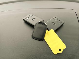 2006 Mitsubishi Grandis - Thumbnail