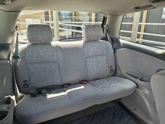 2000 Toyota Estima - Thumbnail