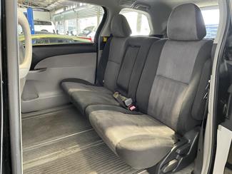 2006 Toyota Estima - Thumbnail