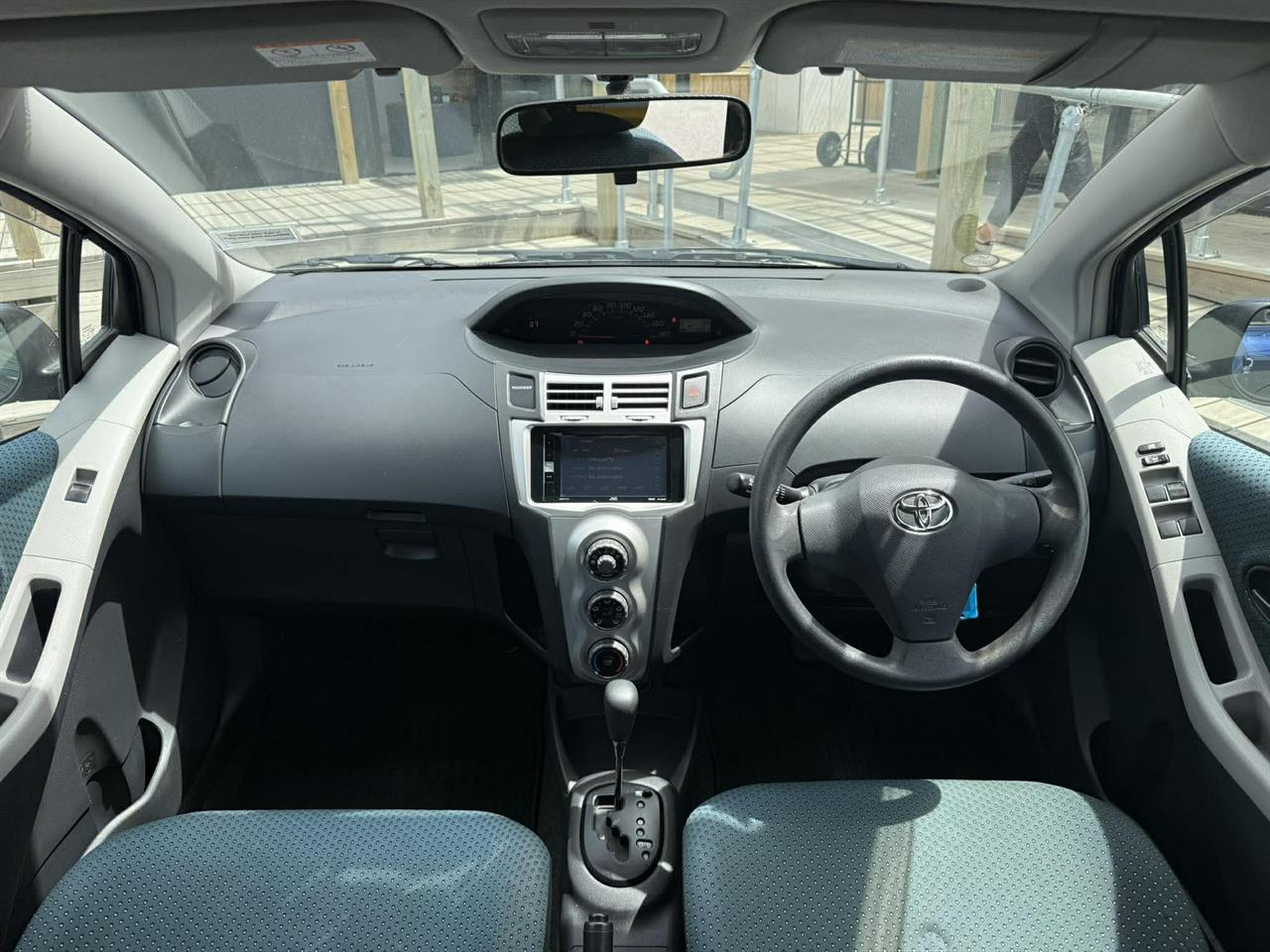 2005 Toyota Vitz