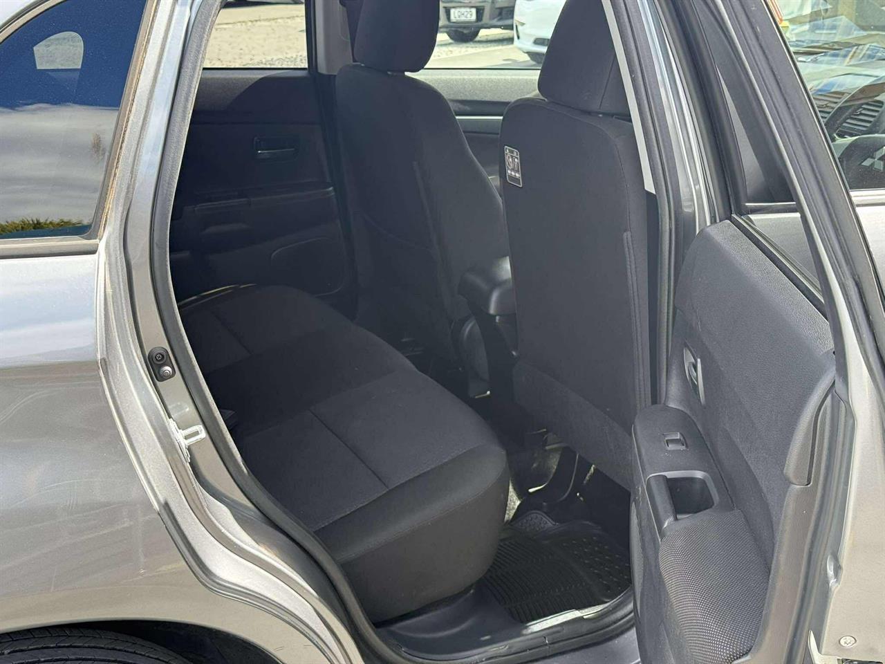 2010 Mitsubishi RVR