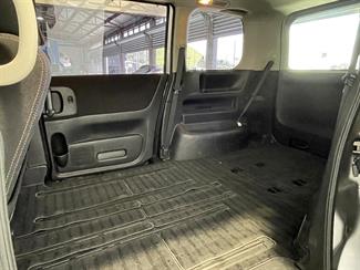 2008 Nissan Serena - Thumbnail