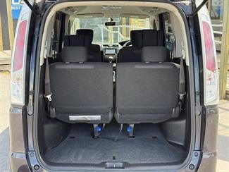2012 Nissan Serena - Thumbnail