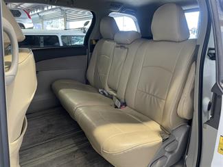 2012 Toyota Estima - Thumbnail