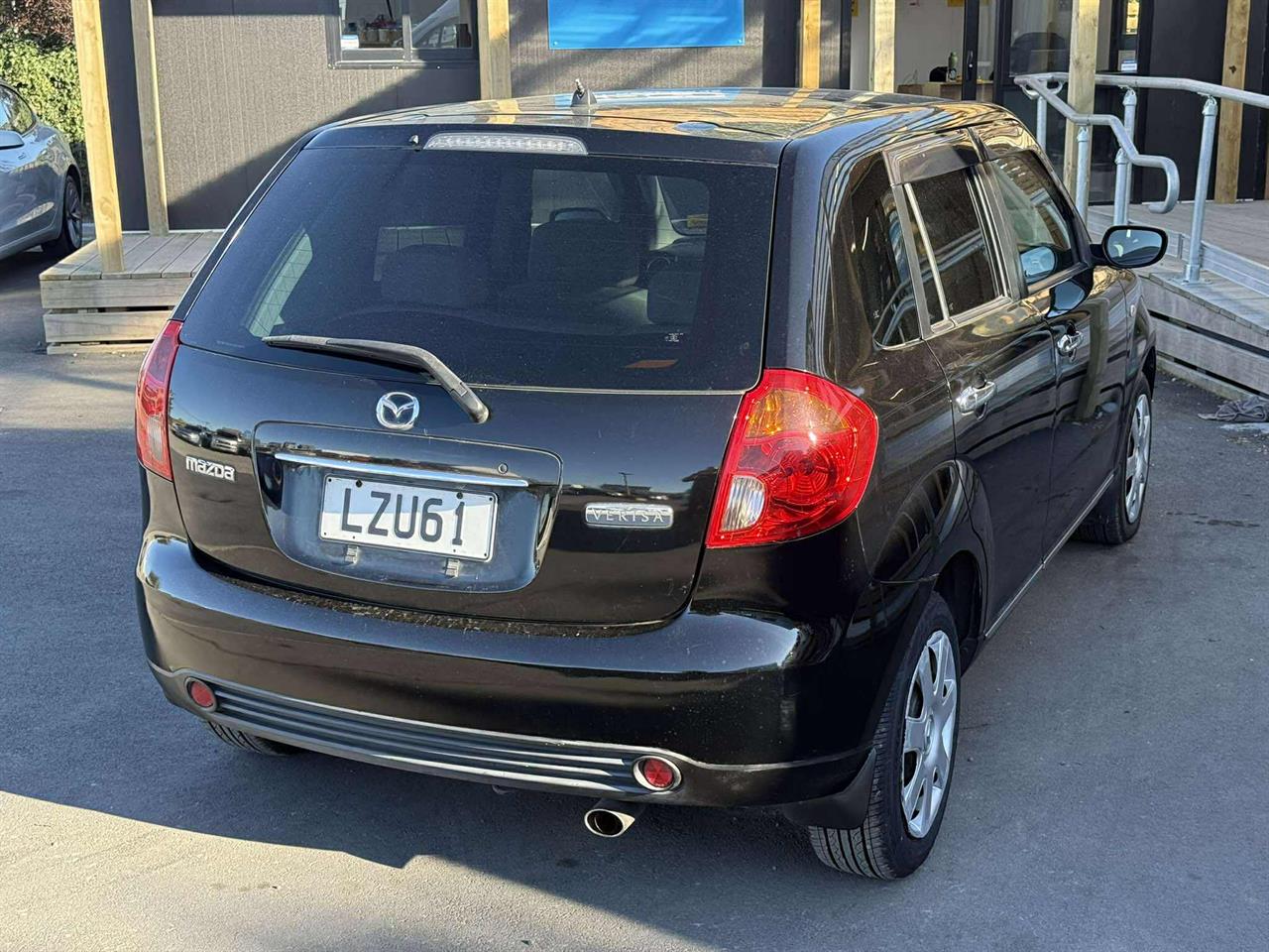 2005 Mazda Verisa