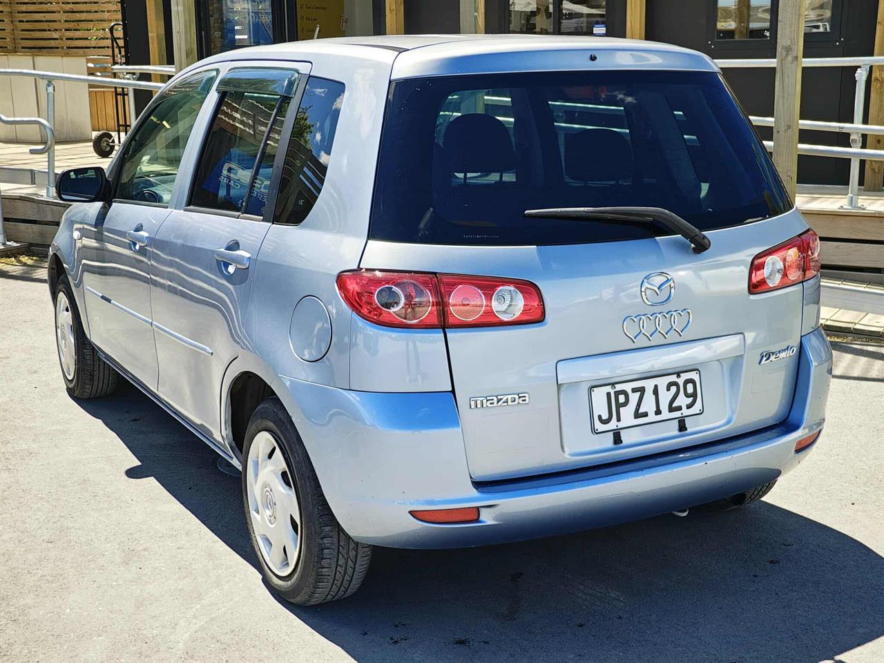 2004 Mazda Demio
