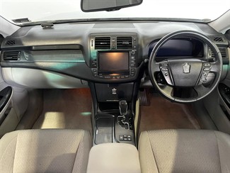 2009 Toyota Crown - Thumbnail