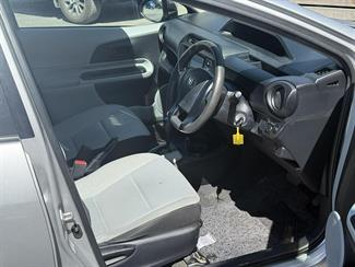 2014 Toyota Aqua - Thumbnail