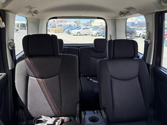 2012 Nissan Serena - Thumbnail