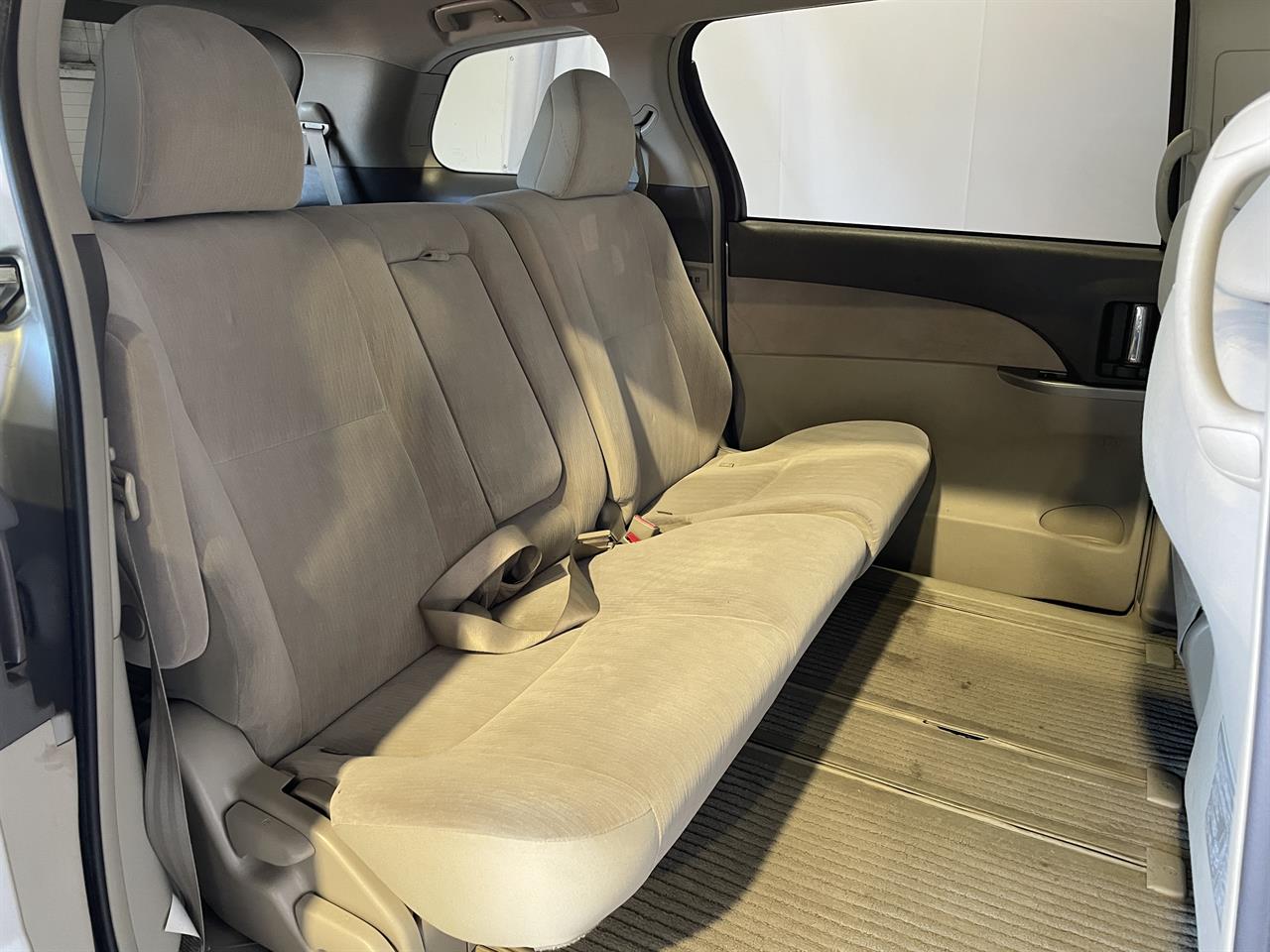 2010 Toyota Estima