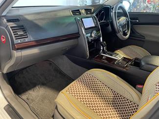 2011 Toyota Markx - Thumbnail