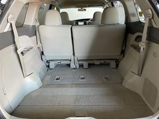 2010 Toyota Estima - Thumbnail