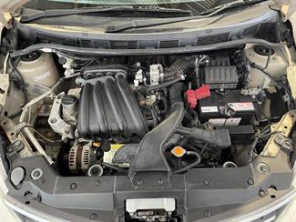 2010 Nissan Tiida - Thumbnail