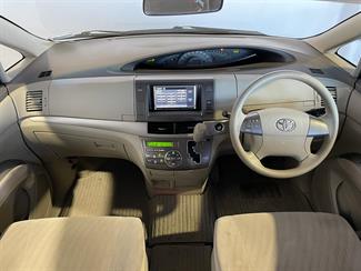 2010 Toyota Estima - Thumbnail