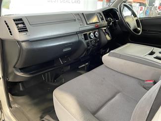2009 Toyota Hiace - Thumbnail