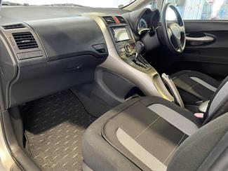 2007 Toyota Auris - Thumbnail